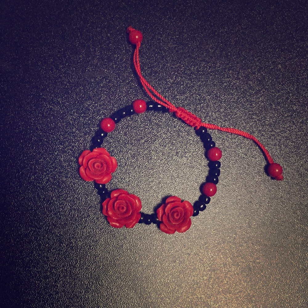 Beautiful detailed Rose bracelet